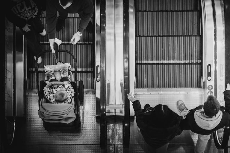 Kak puteshestvovat s detskoj koljaskoj udobnye stancii eskalatory i lifty metro e0faf8c.jpg